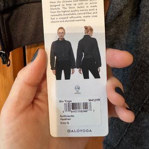 Alo Yoga Strut Jacket in Anthracite - Small Size